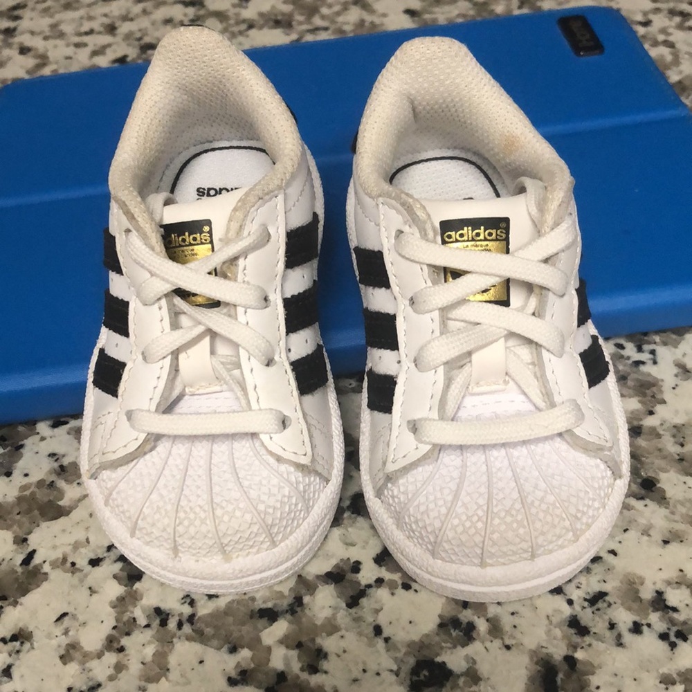 ADIDAS Superstar Baby size 4